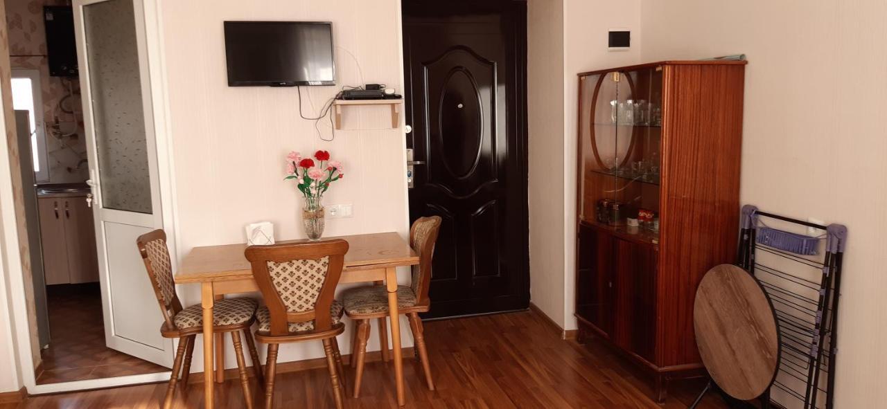 Tamara'S Apartament In Avlabari Tiflis Exterior foto
